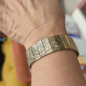 Vintage Sarah Coventry Gold Tone Mesh Floral Mural 7" Panel Bracelet